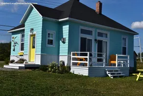 Charming old school facing the ocean - Image 5