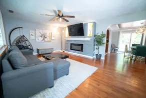 Lush Hideaway w/ HotTub & Pool 6 mins kings Island - Image 3