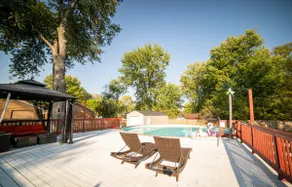 Lush Hideaway w/ HotTub & Pool 6 mins kings Island - Image 2