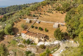 Rustic surrounded by nature 15 minutes from the sea - Image 2