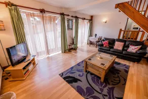 Cedar Cottage - Image 2