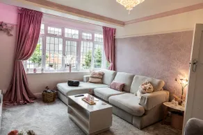 Perfect Booking | Double Driveway Parking + Garden - Image 5
