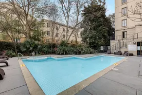 Serene Pool Oasis 1BR Near MCG & Rod Laver Arena - Image 2