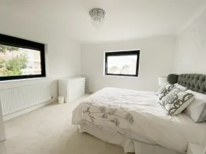 Top Floor Sandbanks Apartment with Free Parking just minutes from the Beach and Bars - Image 2