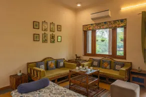 Cosy 2BHK Villa w/Lawn + Breakfast on Kukas Jaipur - Image 4