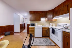 Cute Clean Quiet Apartment - Image 5