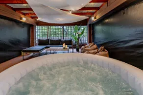 Downtown Wabi-Sabi loft Terrace&Jacuzzi Old Town - Image 4