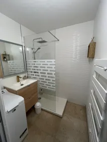 Spacious 2-bedroom/Parking/Air conditioning - Image 5