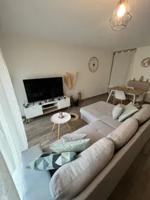 Spacious 2-bedroom/Parking/Air conditioning - Image 3