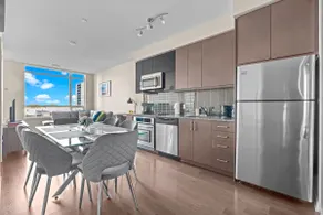 luminous 2-Bedroom Apartment with Balcony - Image 5