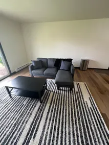 Cozy 1 Bedroom Apartment with King Bed & Patio Nea - Image 2
