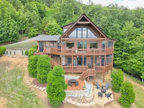 Eagle’s View · Layered Mountain Views · Game Room - Image 2