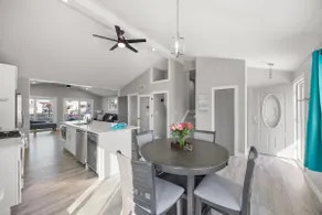 Charming Canal Front Retreat Perfect Relaxation - Image 3