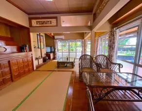 Convenient access to tourist destinations! Old house with garden in Okinawa, BBQ grill available for rent! Ideal for families, friends, and couples! - Image 3