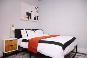 Modern Fulton Market 2BR | west loop+ Free Parking - Image 5