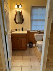 The Saloon, cabin retreat. - Image 4