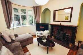 Huge 4 Bed Family Home in Derbyshire with Parking - Image 2