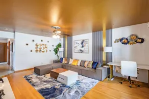 Spacious 3BR, Sleep 8, King bed, Parking, Fst WiFi - Image 2
