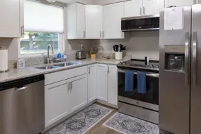 3BR House on a quiet cul-de-sac. - Image 3