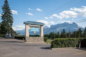 Banff Boundary Lodge Mountain View 2Brms 3xAC Townhouse - Image 2