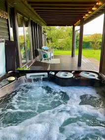 Eden lodge (with private hot tub) - Image 2