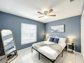 Lakefront Pool Retreat | 10 Min to MCO - Image 5