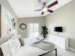 Lakefront Pool Retreat | 10 Min to MCO - Image 3