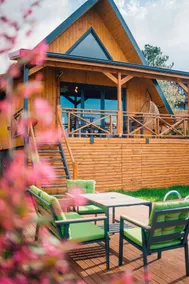 Classic Triangle Bungalow - Image 3