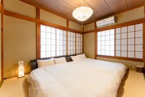 Shinjuku Direct! Max 8: Anime & Retro 2LDK House - Image 2