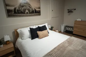 The Hidden Bear- Private Guest Suite - Image 2