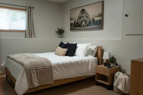 The Hidden Bear- Private Guest Suite - Image 4