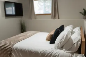 The Hidden Bear- Private Guest Suite - Image 3