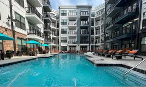 Walk 2 Broadway~King bed~2 Fulls~Parking~Pool~Gym - Image 2