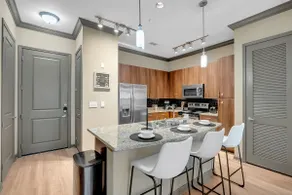 Cozy 2BR- Pool,Gym,Pkng,Near BOK Ctr&Arts Dstrct - Image 3