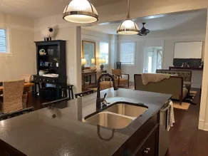 Heart of Downtown Luxury 4 Bed 3.5 Ba 2400sf $1M+ - Image 4