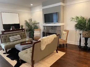 Heart of Downtown Luxury 4 Bed 3.5 Ba 2400sf $1M+ - Image 3