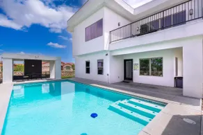 Mountain View Pool House Villa - Image 4
