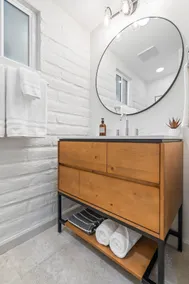 Private • King Bed • Walk to St Philip’s/Bike Loop - Image 5