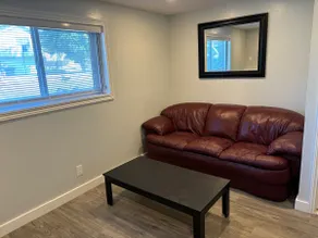Apartment near Jordan Landing - Image 4