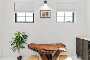 Studio surfer (B) - Image 5