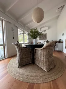 Grape Farm Cottage with picturesque vineyard views - Image 3