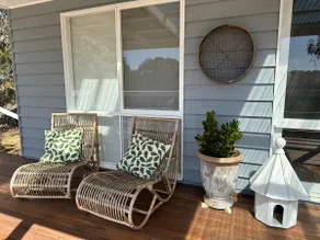 Grape Farm Cottage with picturesque vineyard views - Image 5