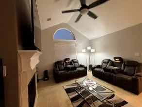 spacious, cozy modern home - Image 5