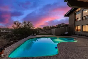3BR Retreat with Heated Pool, BBQ & Mountain Views - Image 2
