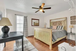 Clean 3BR · Quiet Block · Backyard with Hoop - Image 3
