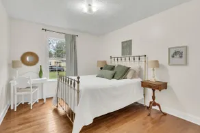 Clean 3BR · Quiet Block · Backyard with Hoop - Image 5