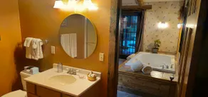 Chanticleer Cabins- The Tamarack Cabin - Image 5