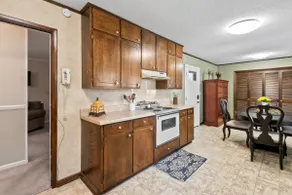 1013 at Bearden - Image 5