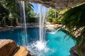 Private Vineyard Resort: slide, waterfalls, cabana - Image 4