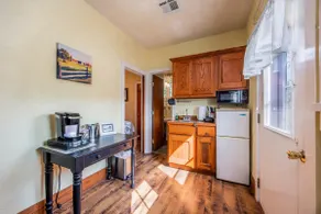 Charming Countryside Cottage - Image 4